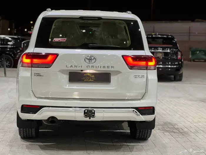 تويوتا لاندكروزر GXR موديل 2024 8