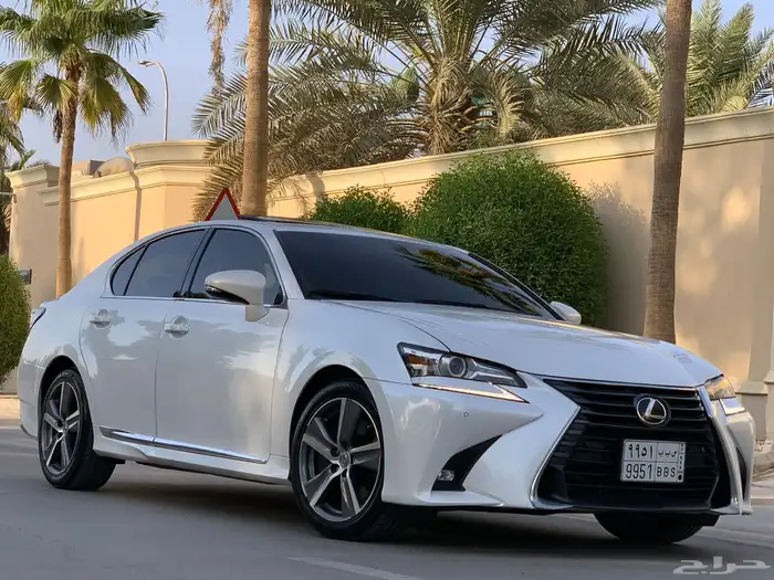 لكزس GS300 موديل 2018 بحالة الوكاله ممشى 28 الف 3
