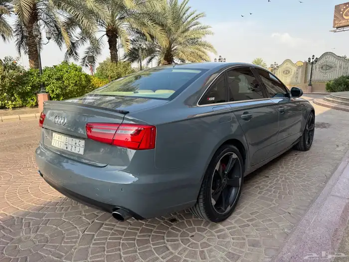 للبيع أودي A6 موديل 2012 نظيفه 4