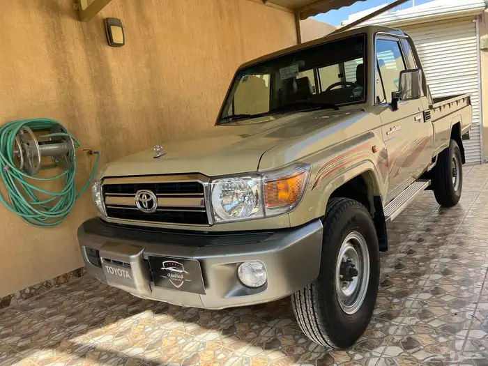 جيب شاص 2009 مخزن بريمي سلق 11 ريشه فل كامل ونش دفلوك 0