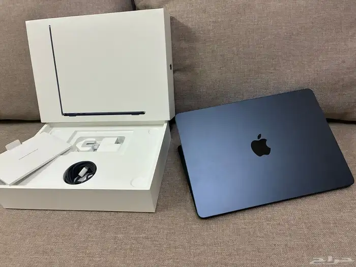 ماك بوك اير معالج m2 نظيف جدا 0