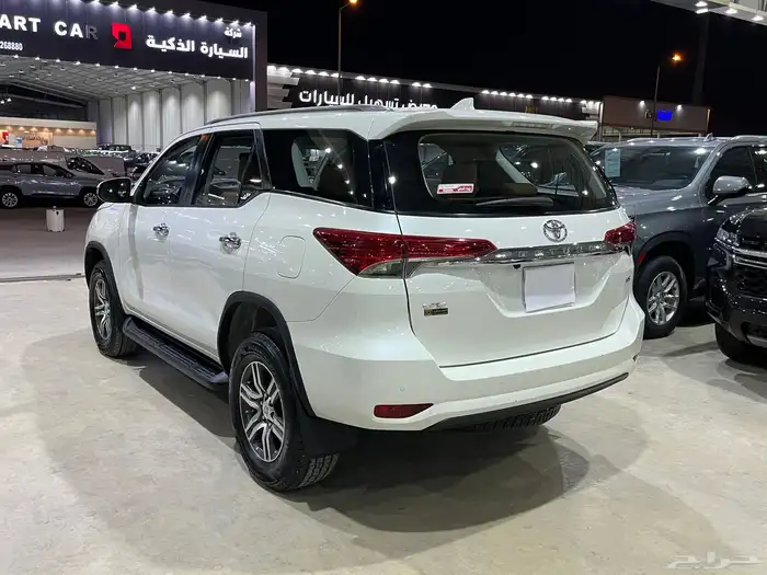 فورتشنر 2021 سعودي مخزن 6 سلندر دبل VX1 بنزين 5