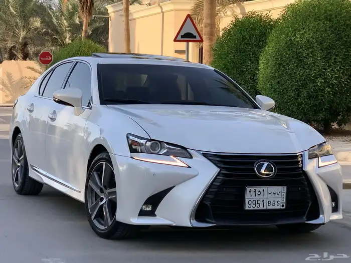 لكزس GS300 موديل 2018 بحالة الوكاله ممشى 28 الف 0