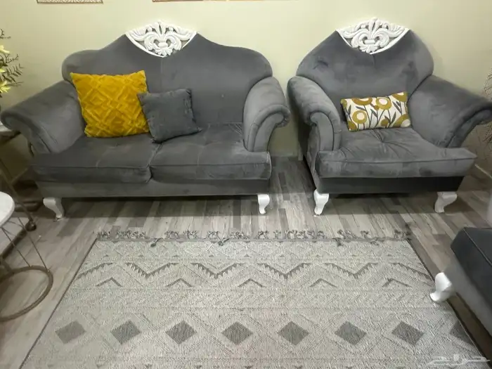 كنب مع سجاده للبيع عالسوم 1