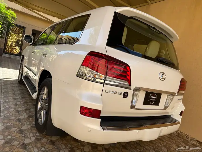 جيب لكزس المديل 2014 مخزن سعودي عبداللطيف جميل الدفعة الأول 1