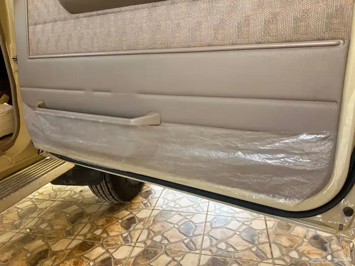 جيب شاص 2009 مخزن بريمي سلق 11 ريشه فل كامل ونش دفلوك 70