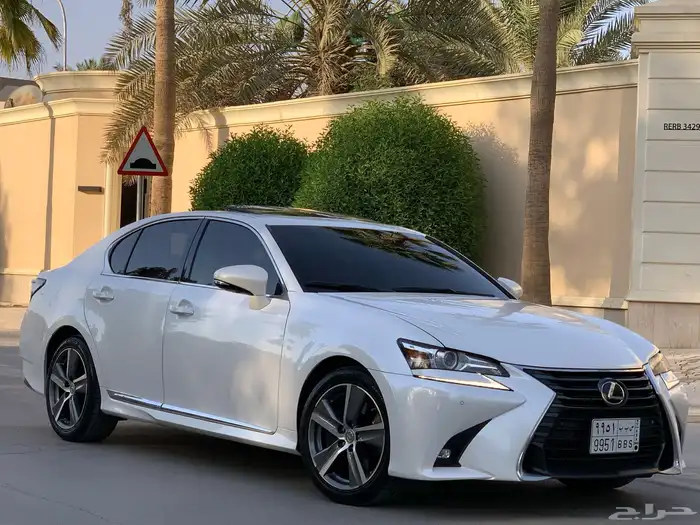 لكزس GS300 موديل 2018 بحالة الوكاله ممشى 28 الف 4
