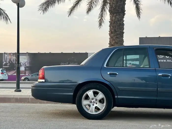 فورد فكتوريا 2011 سعودي كحلي داخل هلوز نضيف بدي وكالة 97