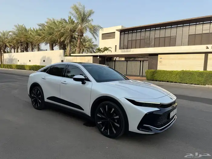 تويوتا كراون ماجستنا 2023 شبه جديد 8