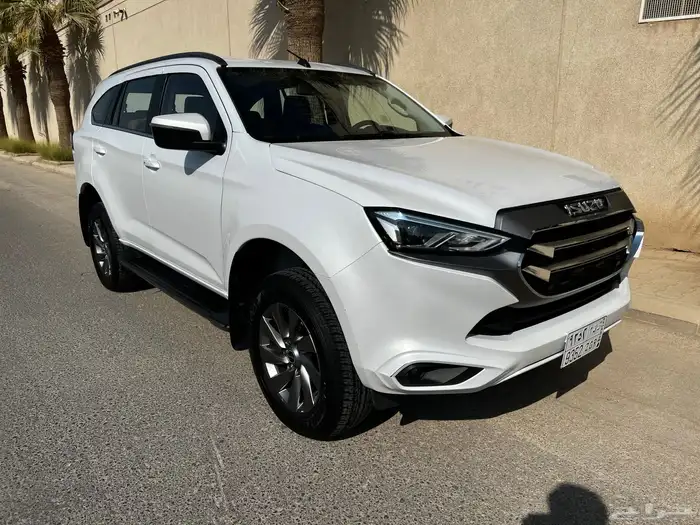 ISUZU MU-X 2