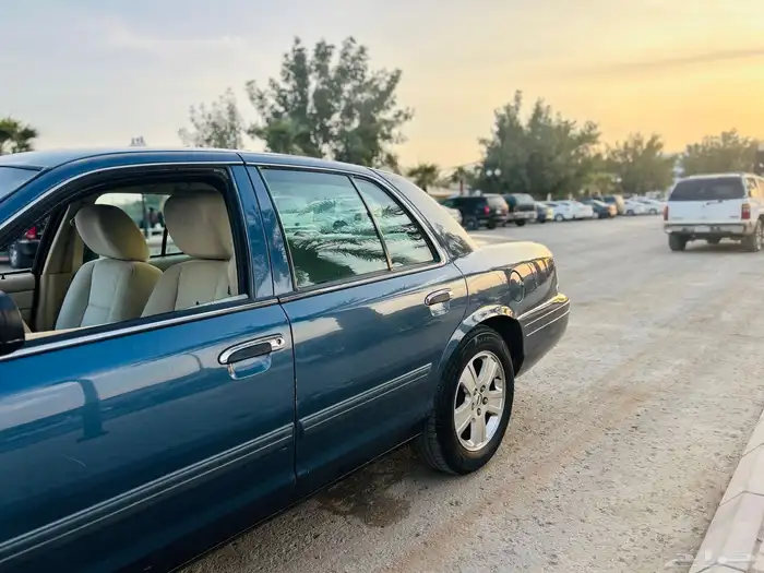 فورد فكتوريا 2011 سعودي كحلي داخل هلوز نضيف بدي وكالة 3