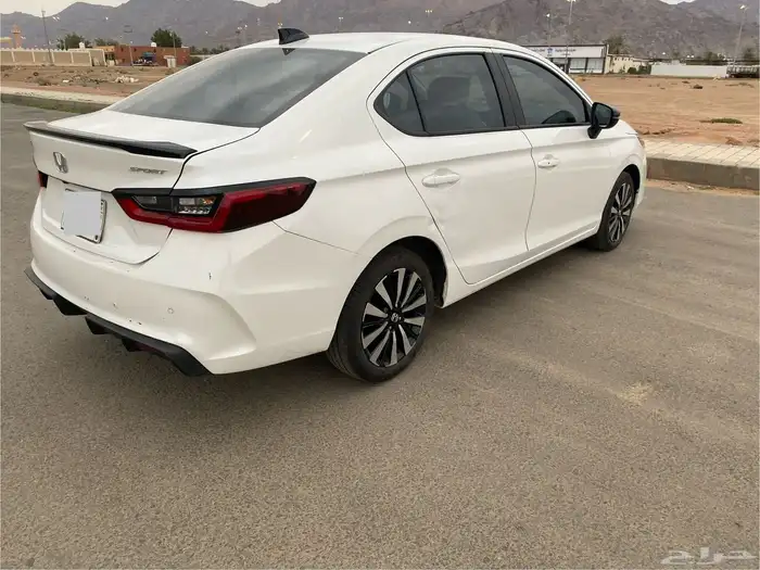 للبيع هوندا سيتي 2024 For sale 11