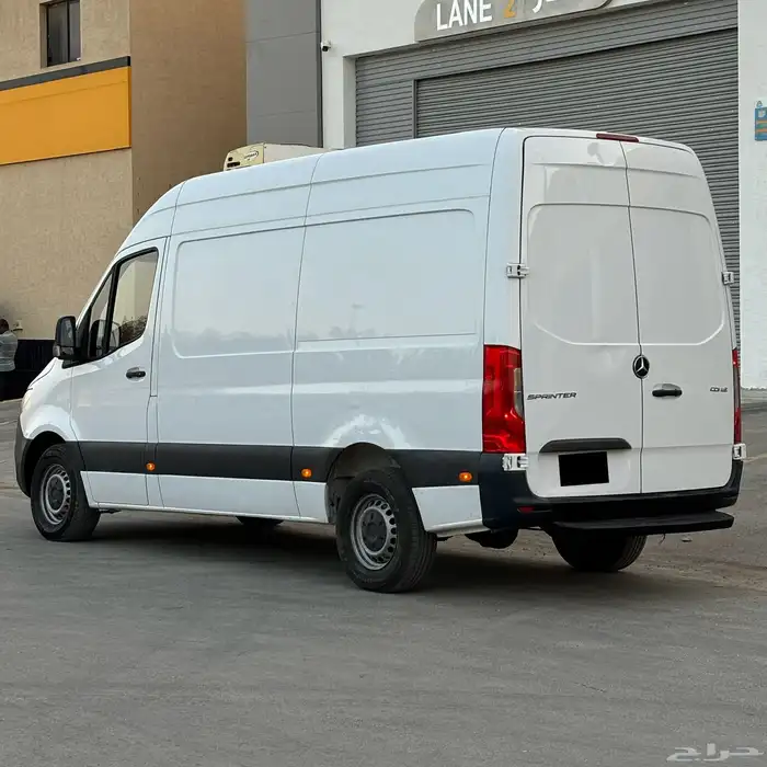 مرسيدس فان سبرنتر 2019 ديزل قير اتوماتيك ثلاجه سقف عالي 4