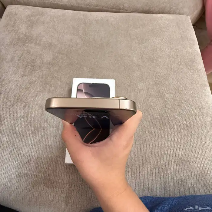 ايفون 16 برو 12