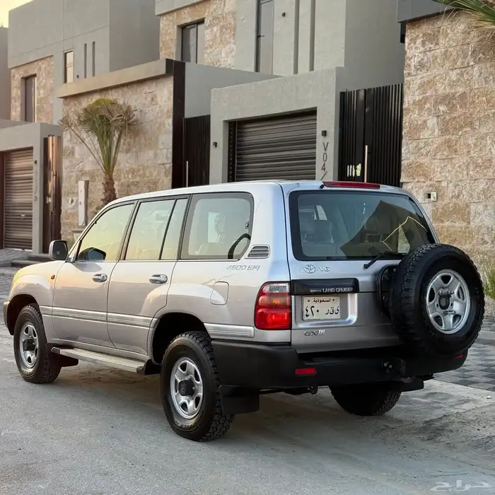 لاندكروزر GXR هدد قير عادي سبير علاق ( وكالة ) 15