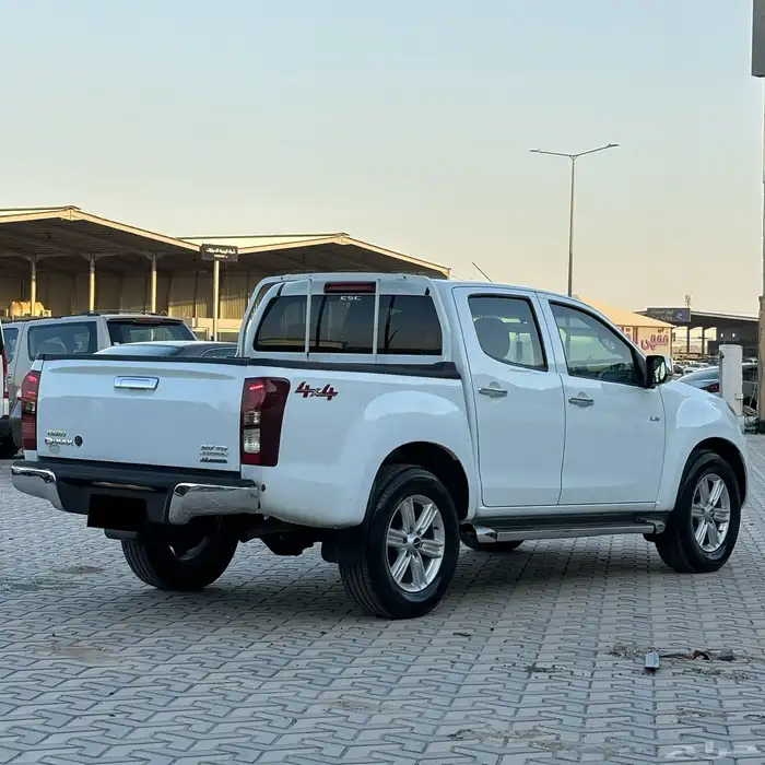 ايسوزو ديماكس 2018 دبل فل كامل LS قير اتوماتيك بدي وكاله 6