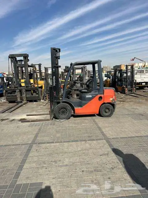 رافعه شوكيه فوركلفت للايجار والمشاوير forklift   telihender 1
