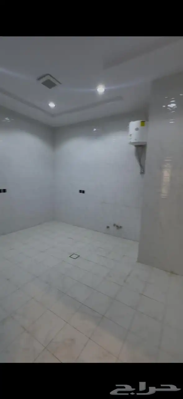 للايجار دور ارضي دار بيضا قريب طريق الحاير 5