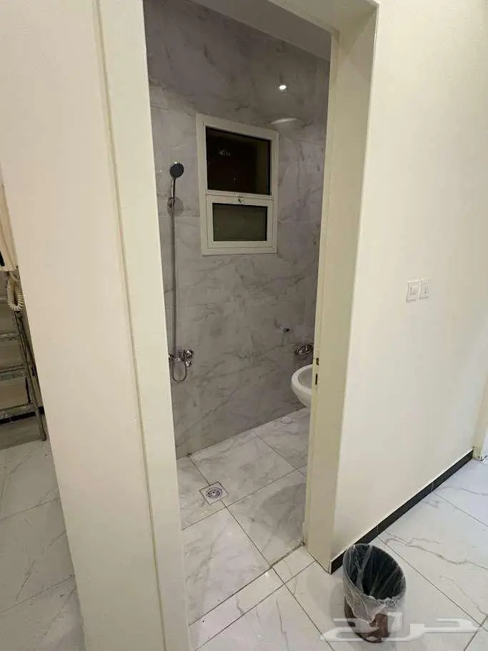 للإيجار دور علوي   حي بدر مطبخ مكيفات راكبة 9