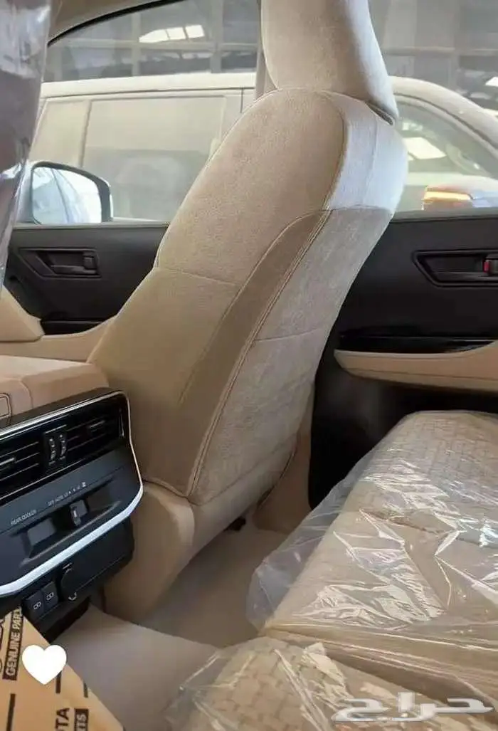 تويوتا لاند كروزر GXR L2 تنفس طبيعي 2025 11