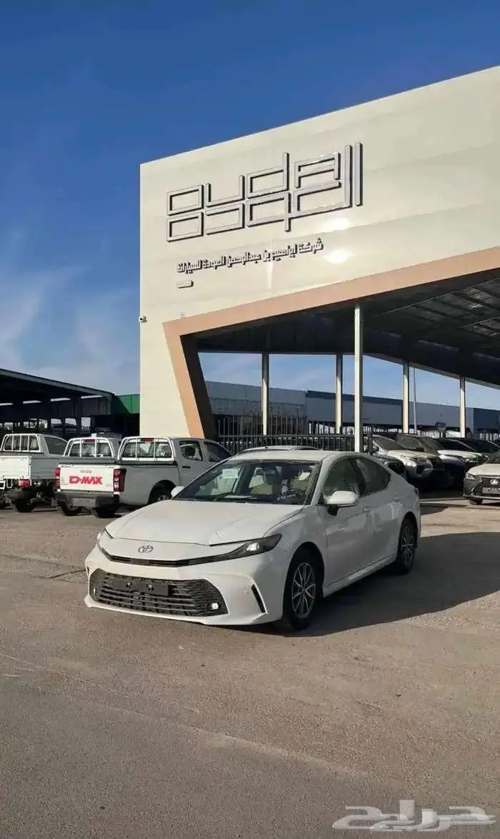 تويوتا كامري 2025 ستاندر اللون أبيض أقل سعر بالسوق 0