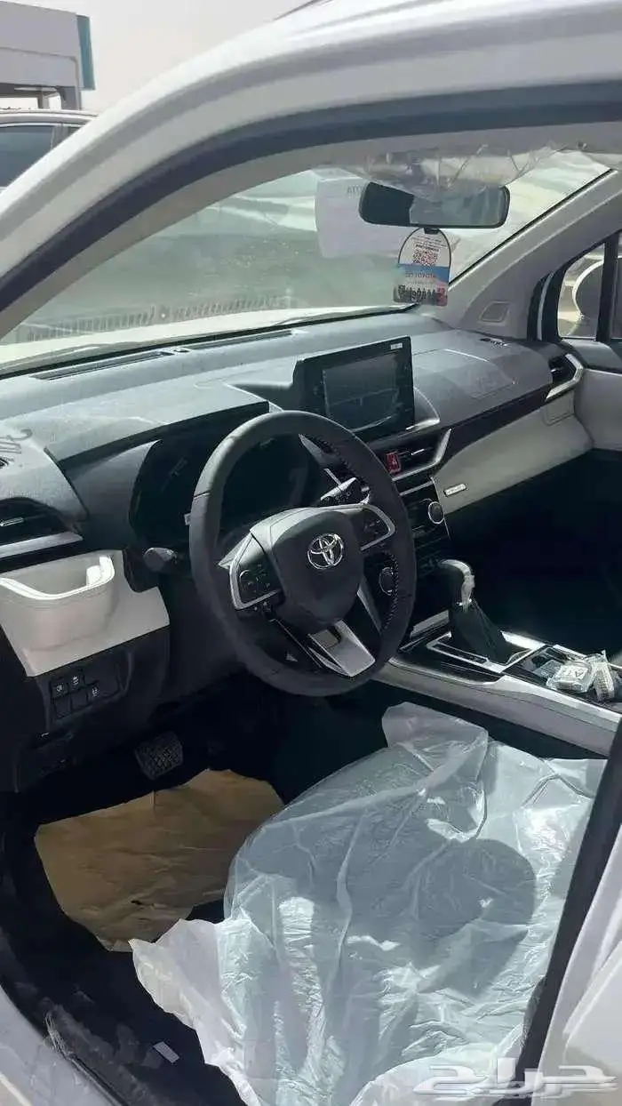 تويوتا فيلوز GLX موديل 2025 لون ابيض كاش واقساط 5