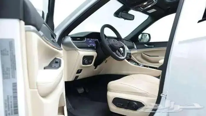 جيب جراند شروكي ليمتد 2023 باقل الاسعار 8