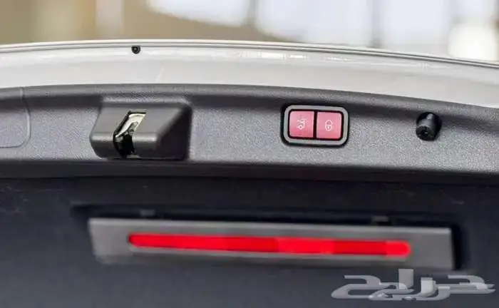 مرسيدس C300 - 4MATIC موديل 2023 بنزين(كاش- بنك) 28