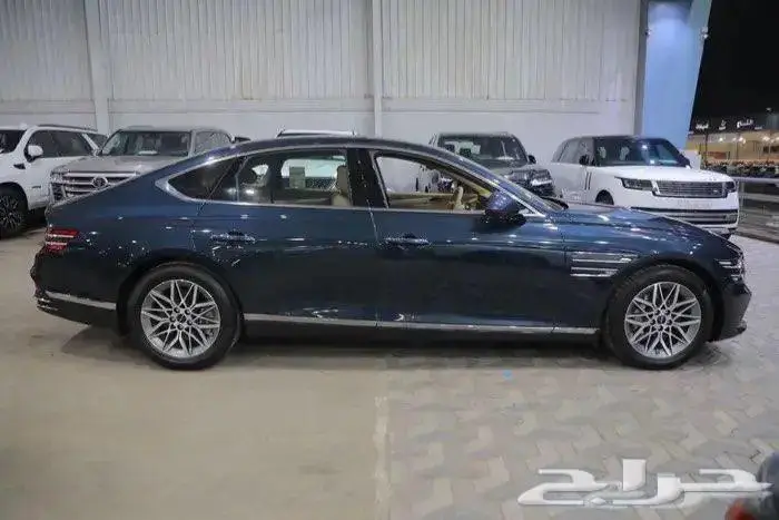 جينيسس G80 بريستيج بانوراما جلد اربعة سلندر موديل 2025 3