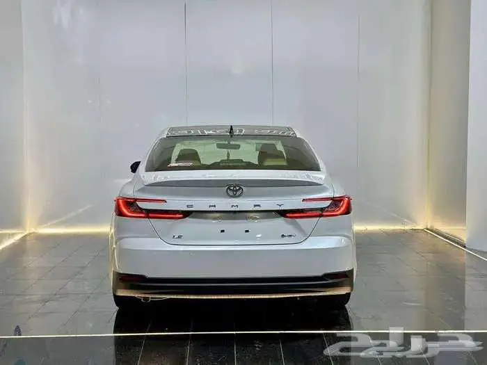 تويوتا كامرى le هايبرد موديل 2025 7