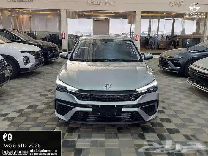 ام جي 5 استاندر الشكل الجديد 2025 1