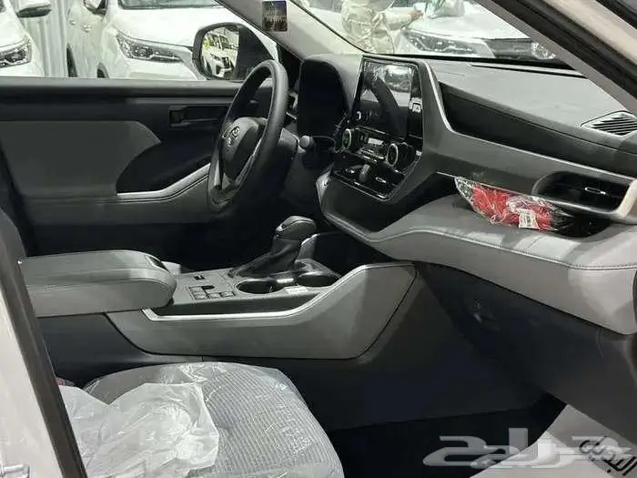 تويوتا هايلاندر ال اى هايبرد سعودى 2025 ابيض 4