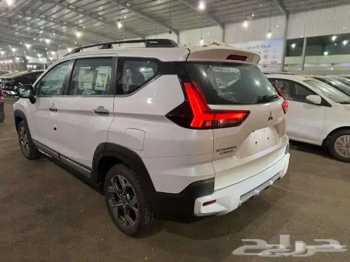 ميتسوبيشي اكسباندر كروس فل موديل 2025 بوجد احتكاك صغيرة 4