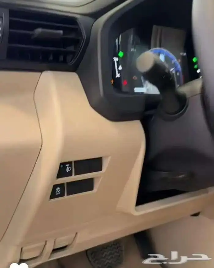 تويوتا لاند كروزر GXR L2 تنفس طبيعي 2025 7