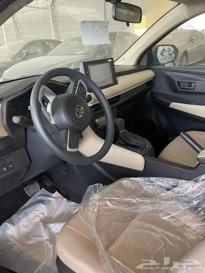 تويوتا يارس Y ستاندر مكينة 1.5 مكيف خلفي أسود 2026 لدى الحسن 5