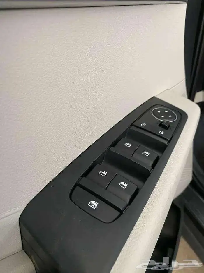 كيا كارينز ستندر 1.5 موديل 2025 شاشه وكاميرا 8