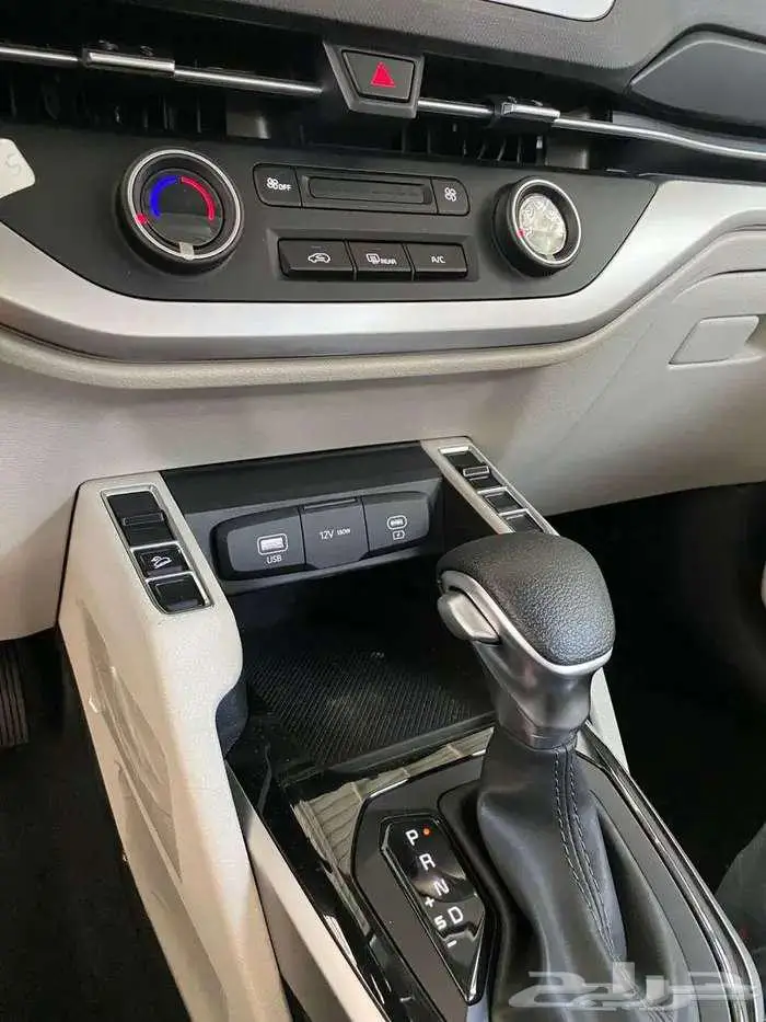 كيا كارينز ستندر 1.5 موديل 2025 شاشه وكاميرا 7