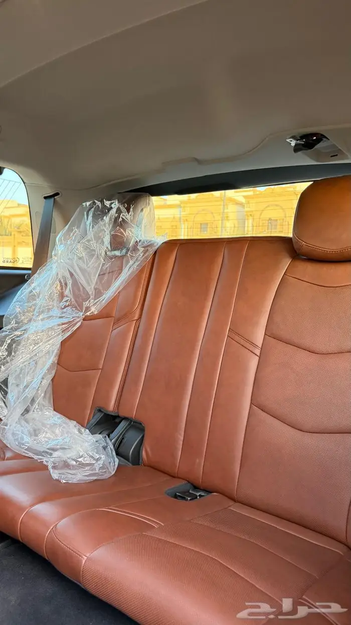 كاديلاك اسكاليد بريميوم قصير 0