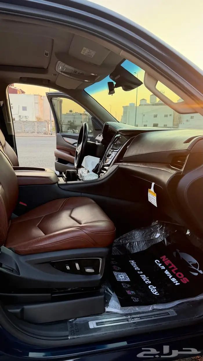 كاديلاك اسكاليد بريميوم قصير 7