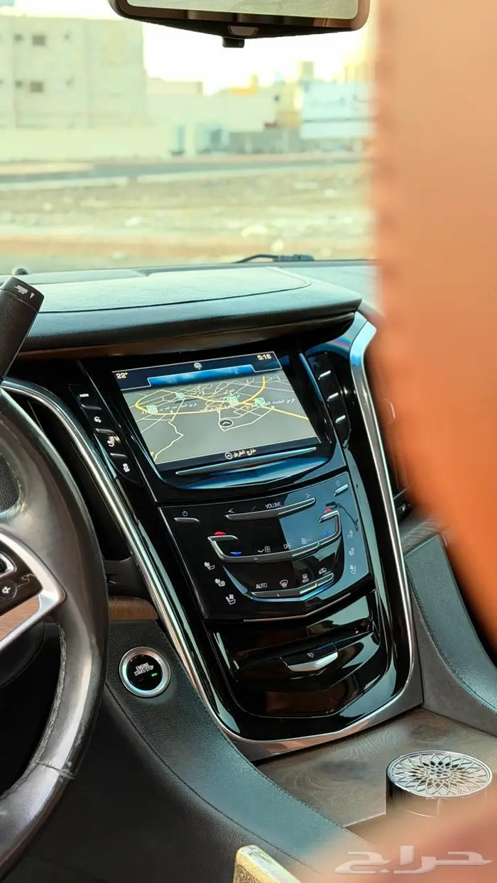 كاديلاك اسكاليد بريميوم قصير 9