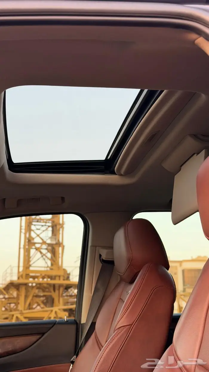 كاديلاك اسكاليد بريميوم قصير 15