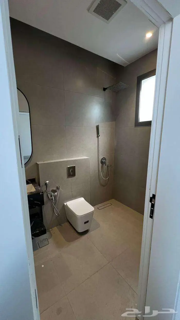 للايجار استوديو عوائل بسعر 35000 سنويا حي المونسية-عرض 1461H 3