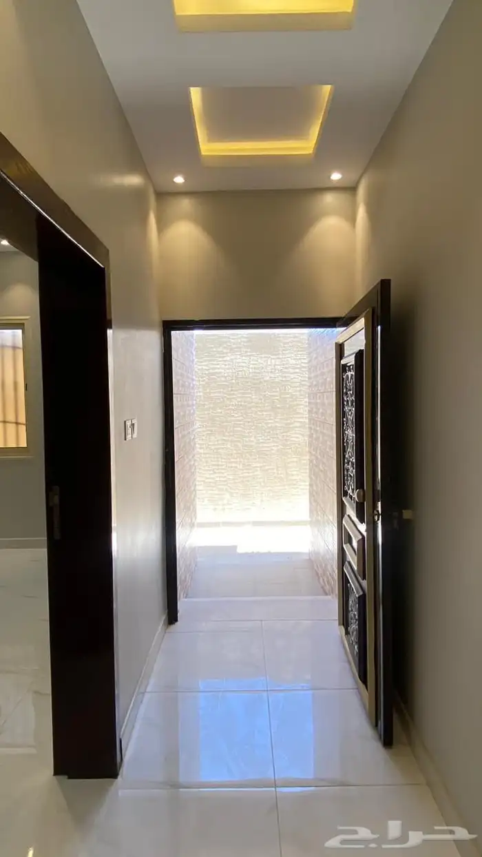 شقه ارضيه فاخره حي الربوه الواديين 0