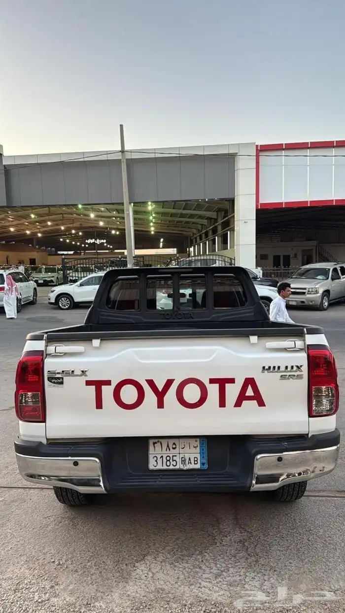 تويوتا هايلوكس 2016 بنزين دبل اوتماتيك سعودي عداد 210 6