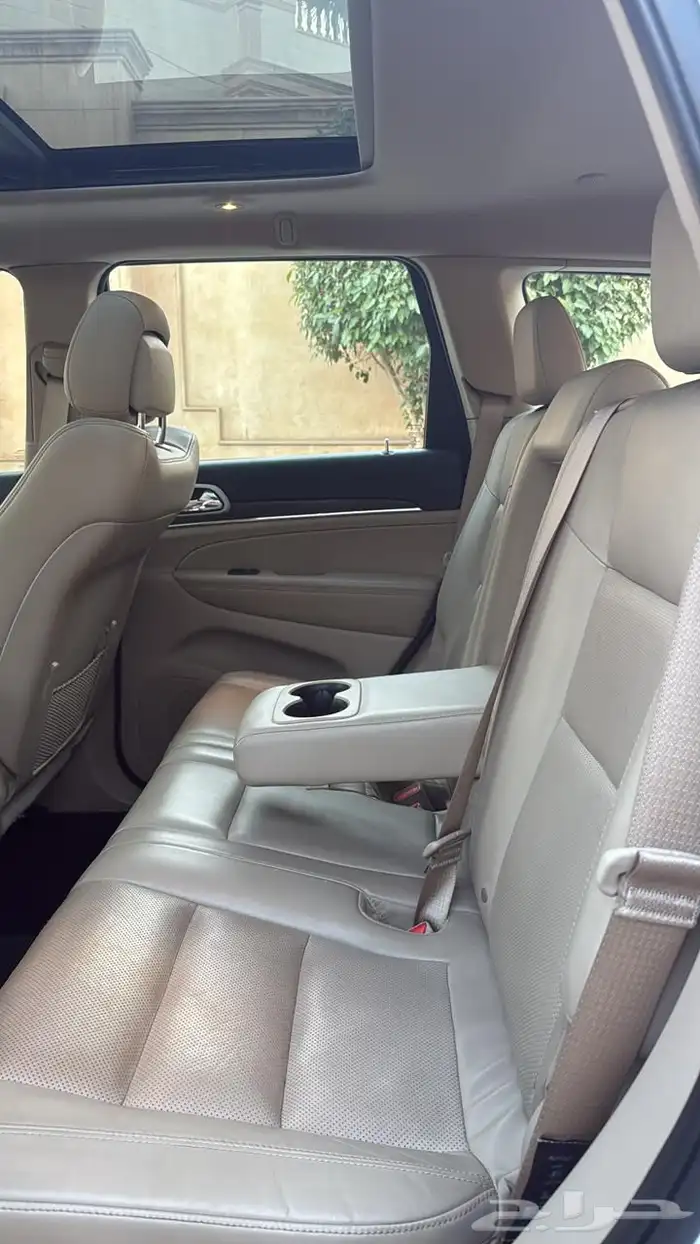 جراندشيروكي 12