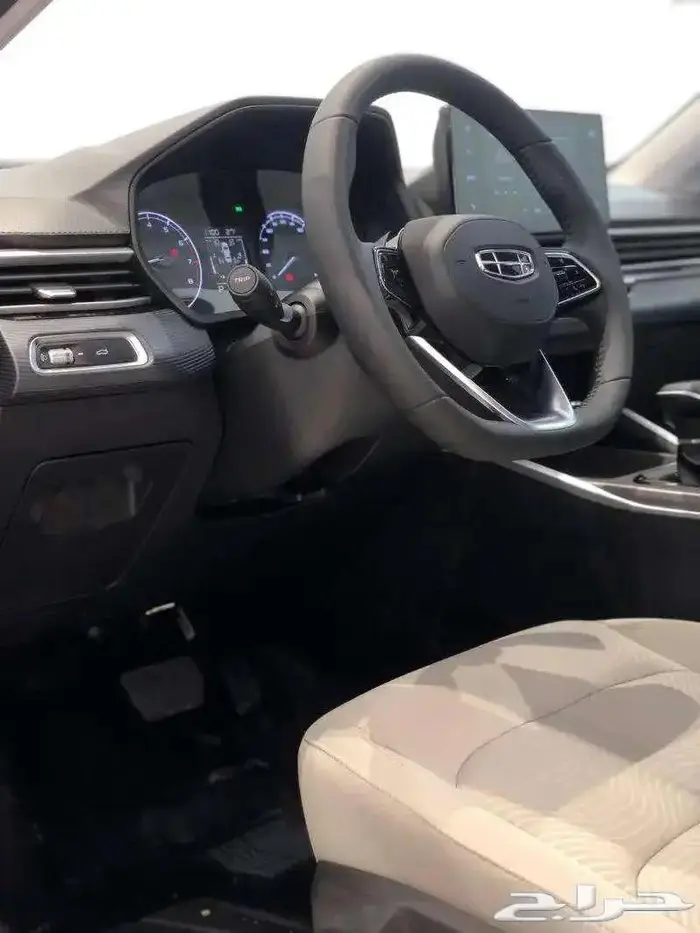 جيلي امجراند استاندر 2025 5