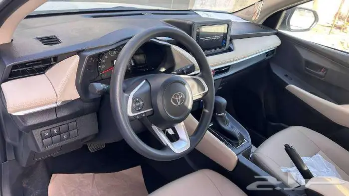 تويوتا يارس y ستاندر 2026 لدى شركة عبدالمجيد الخضر 7