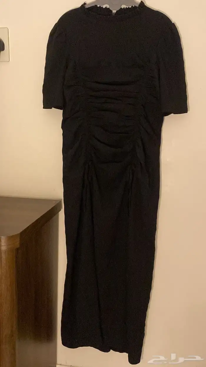 فستان اسود   لبسه واحد   مقاس L   قابل للتفاوض 1