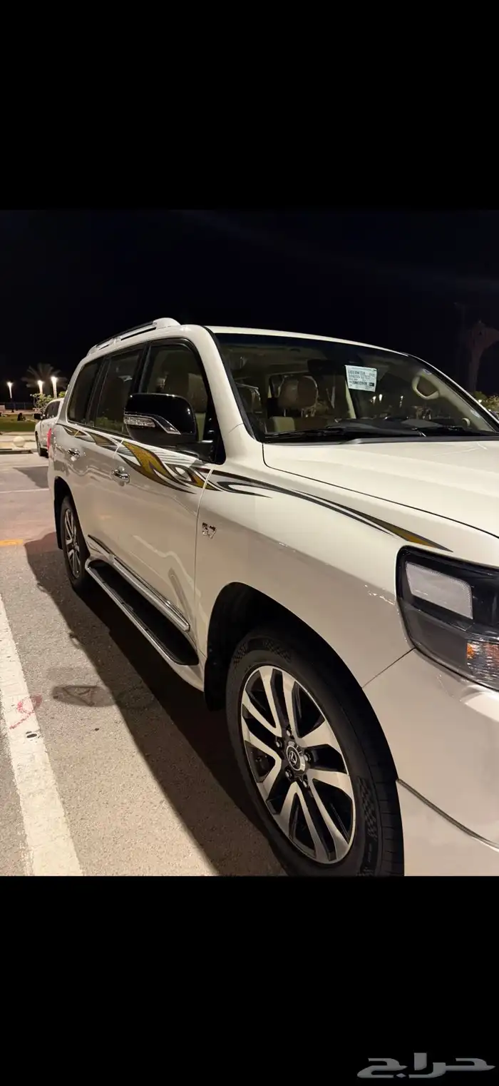جيب لاندكروزر VXS 2017 3