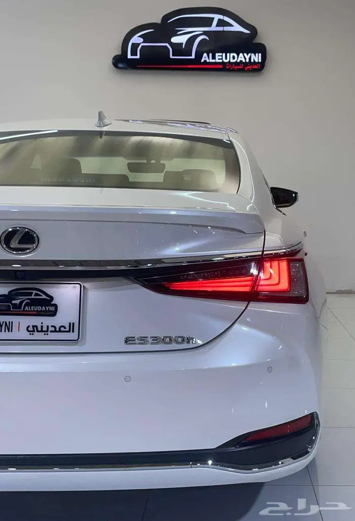 لكزس ES 300 2023 هايبرد 6